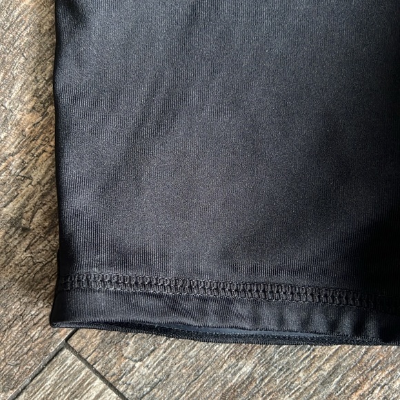 Gap black active shorts - Picture 3 of 10